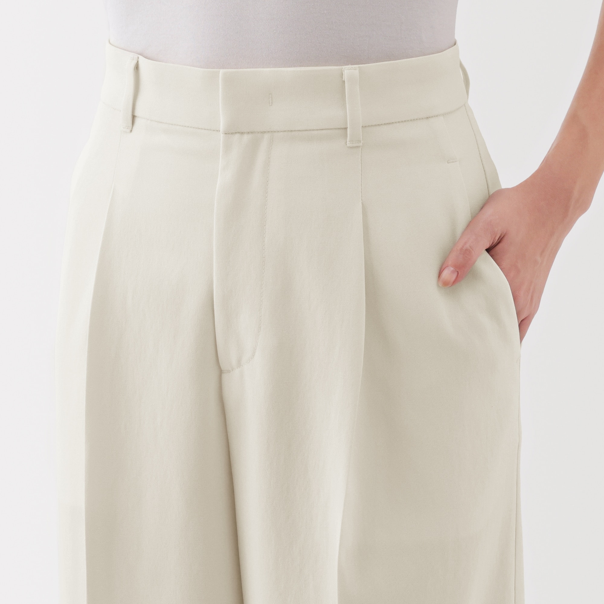 婦人　撥水　タックストレートパンツ