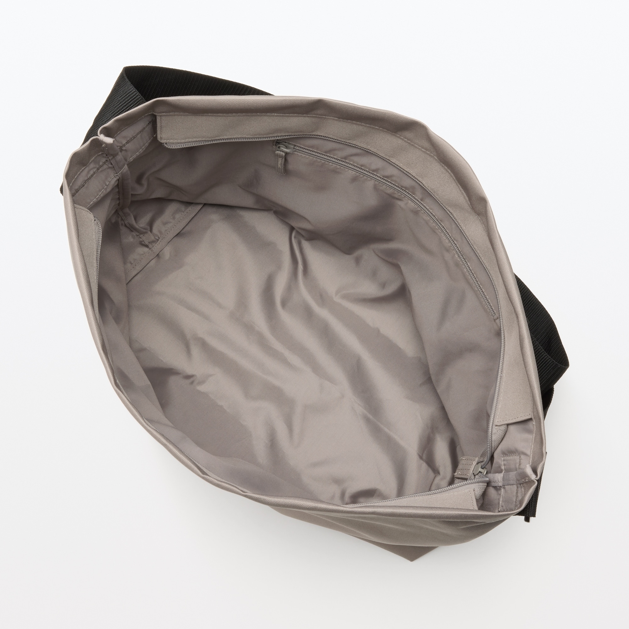 太ベルトスクエアショルダーバッグ