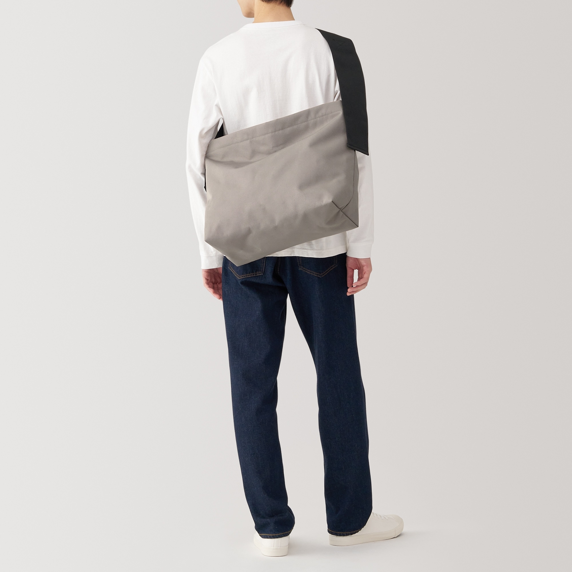 太ベルトスクエアショルダーバッグ