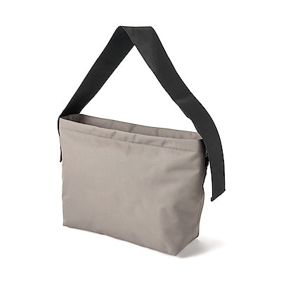 太ベルトスクエアショルダーバッグ