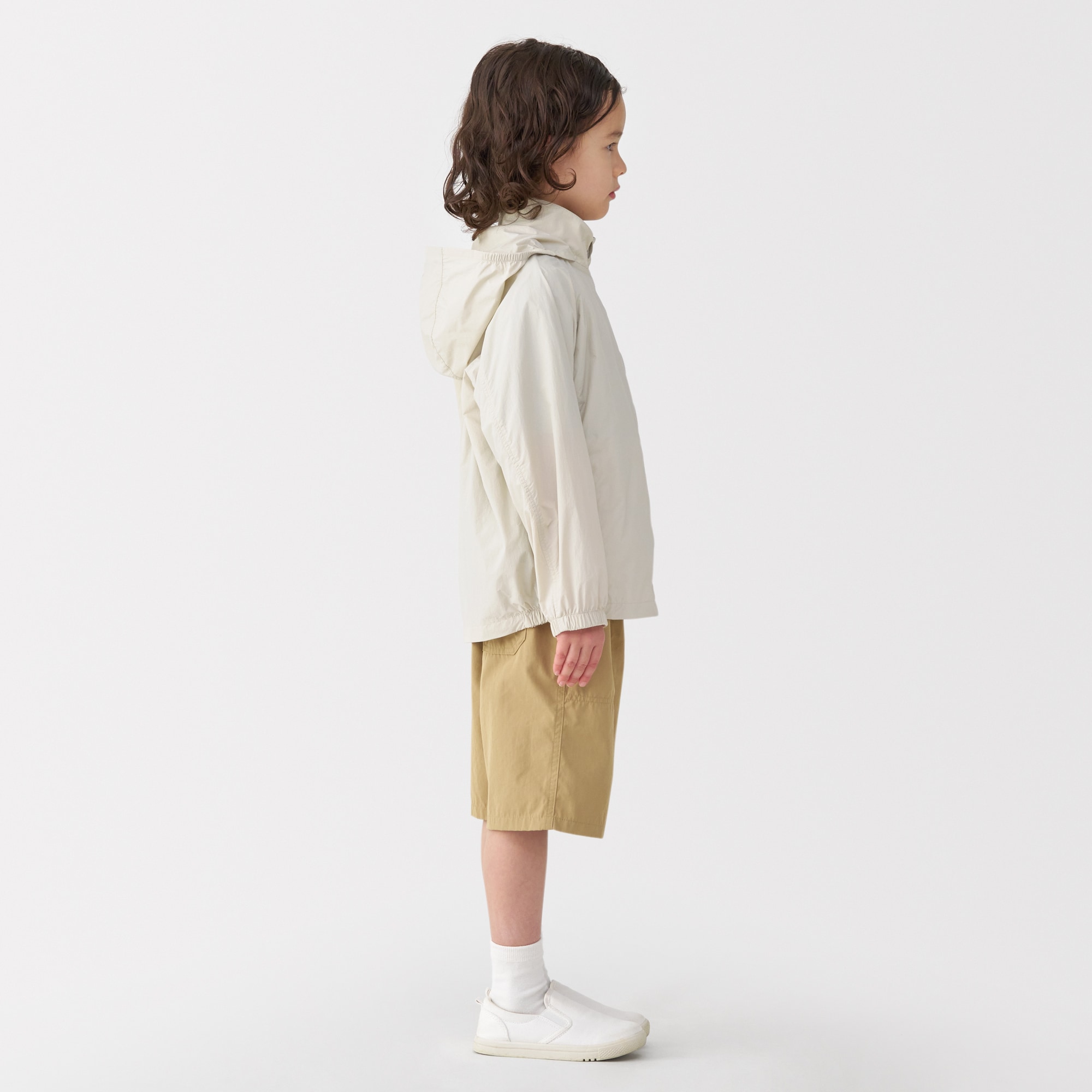 キッズ　撥水ＵＶカットポケッタブルウィンドブレーカー