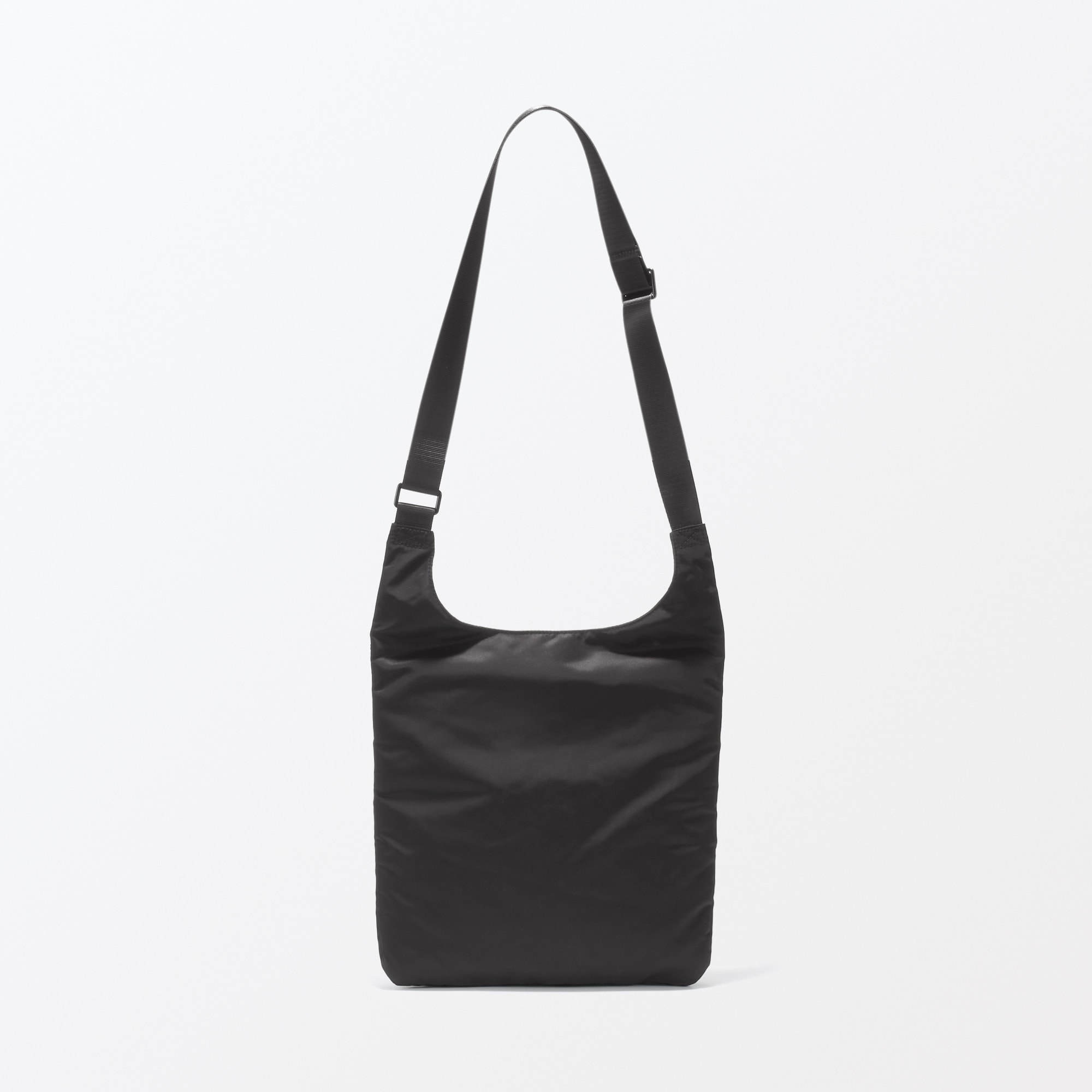 ナイロンショルダーバッグ