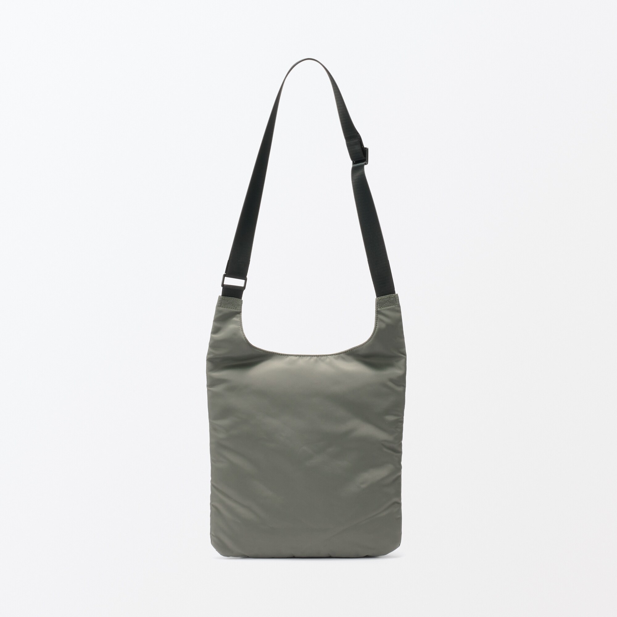 ナイロンショルダーバッグ