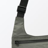 ナイロンショルダーバッグ