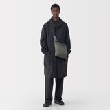 ナイロンショルダーバッグ