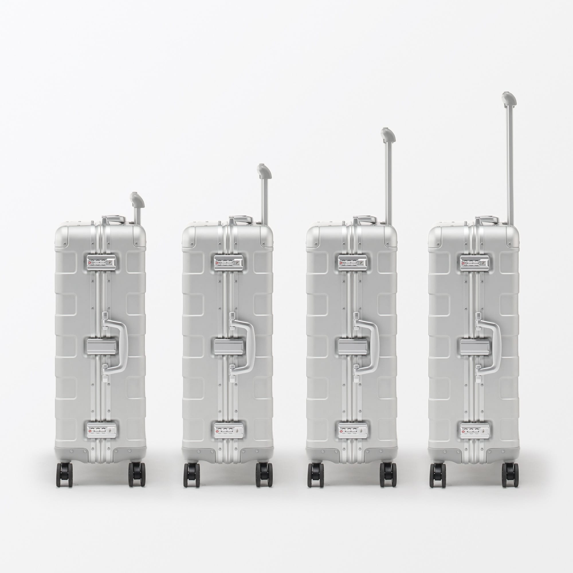 アルミハードキャリーケース６０リットル（黒）