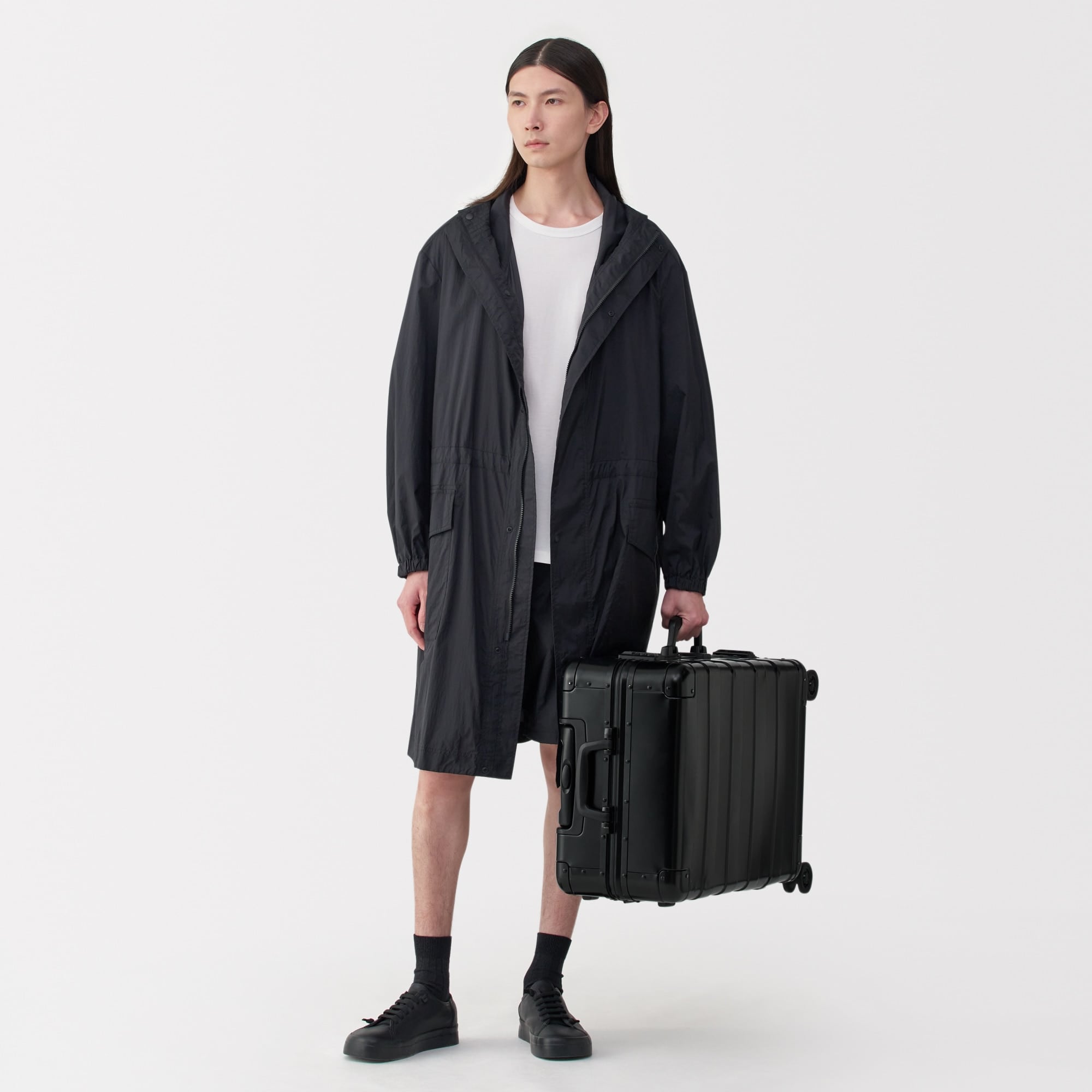 アルミハードキャリーケース６０リットル（黒）