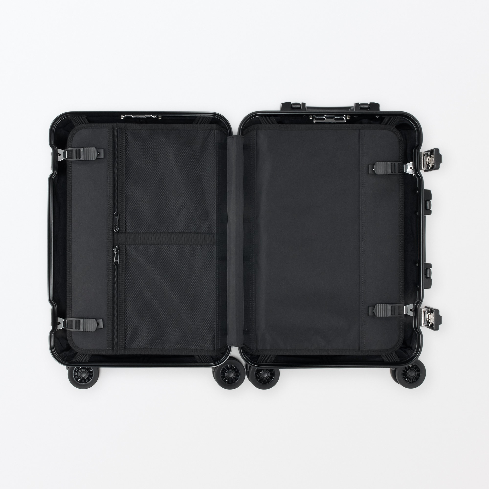 アルミハードキャリーケース３４リットル（黒）