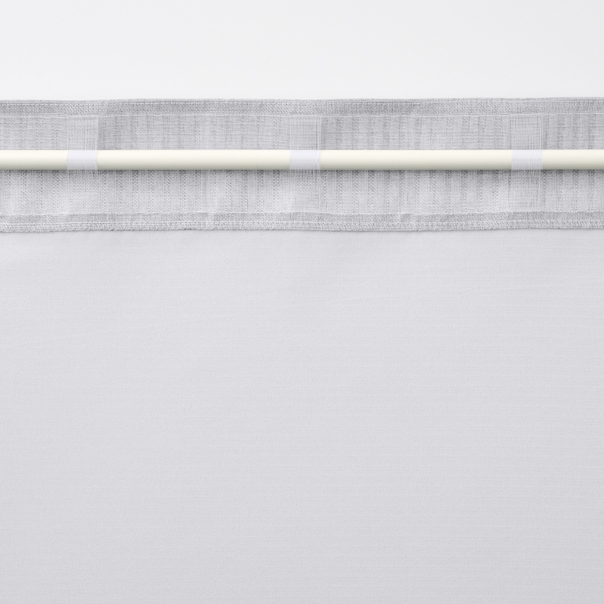 遮光性　ポリエステル平織りノンプリーツカーテン・２枚組