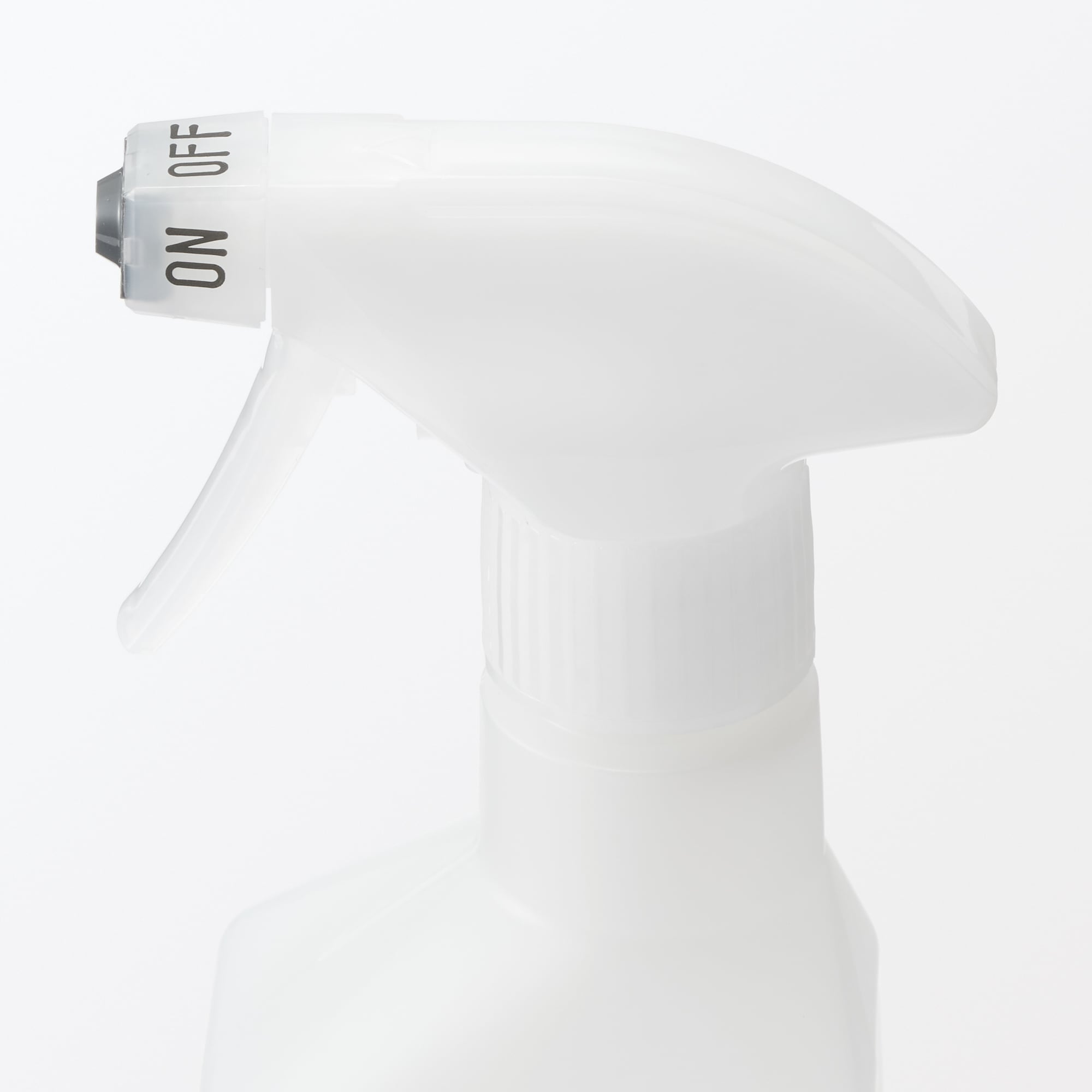 植物由来の洗浄成分　家中が掃除できる泡クリーナー