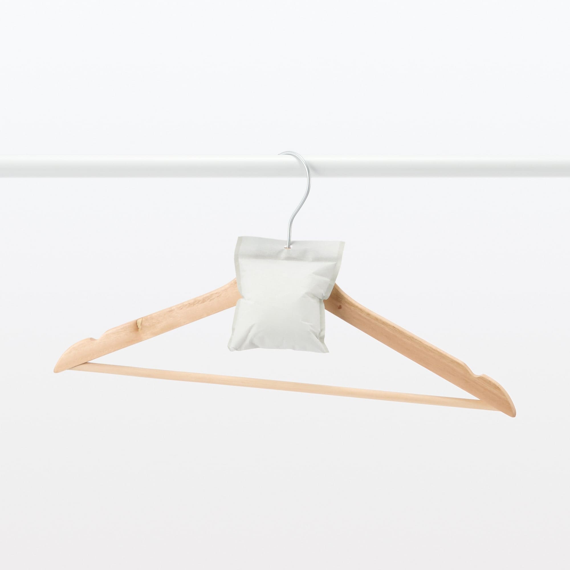 消臭機能付き　くりかえし使える除湿剤