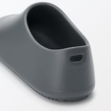 ＥＶＡ　吊るせるやわらかバススリッパ・Ｌ　ダークグレー