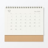 バガス入りペーパー月曜始まりカレンダー・中・２０２５年１２月～２０２６年１２月