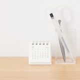 バガス入りペーパーデスクトップミニカレンダー・２０２５年１２月～２０２６年１２月