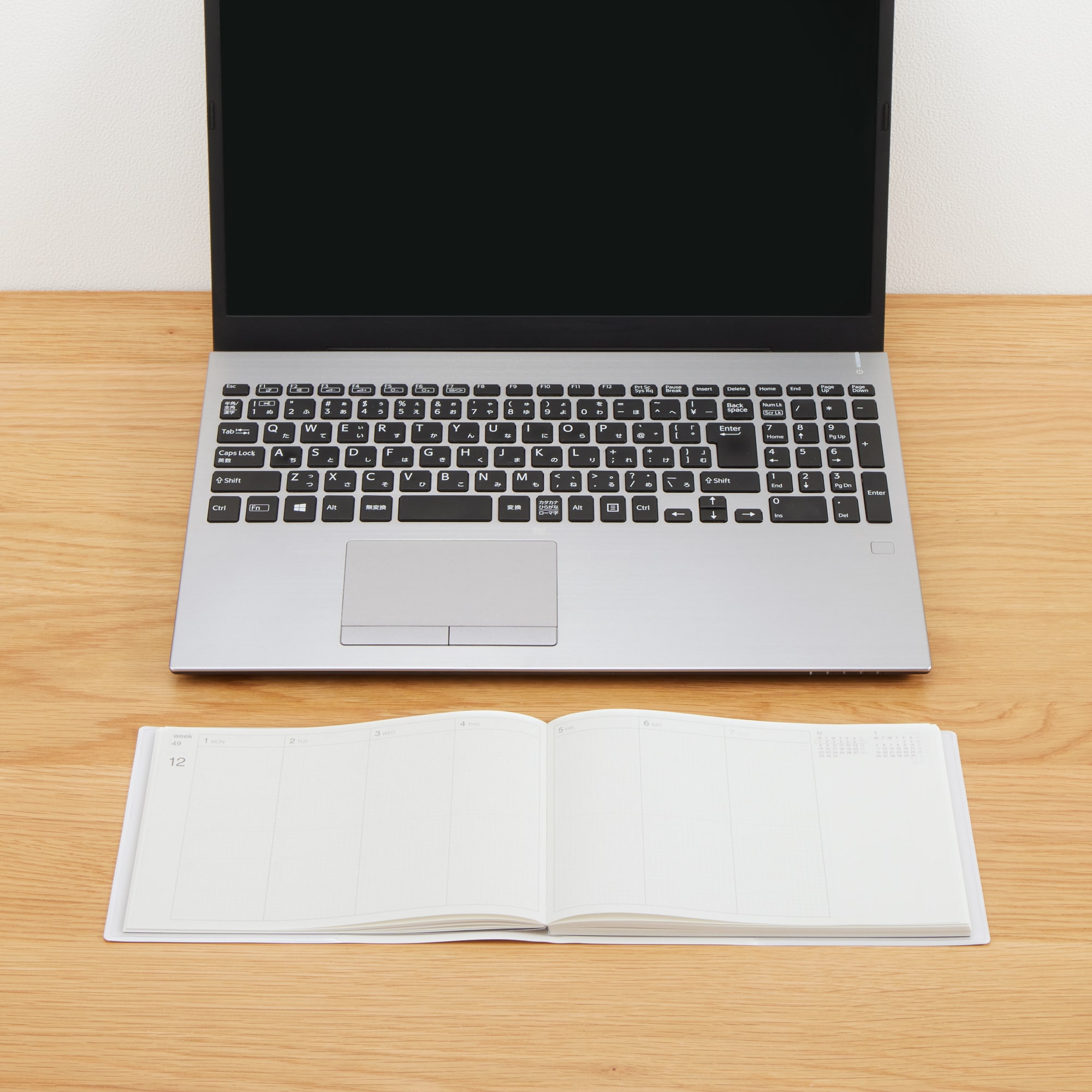 Ｂ５ハーフサイズスケジュール帳・マンスリー／ウィークリー・２０２５年１２月始まり