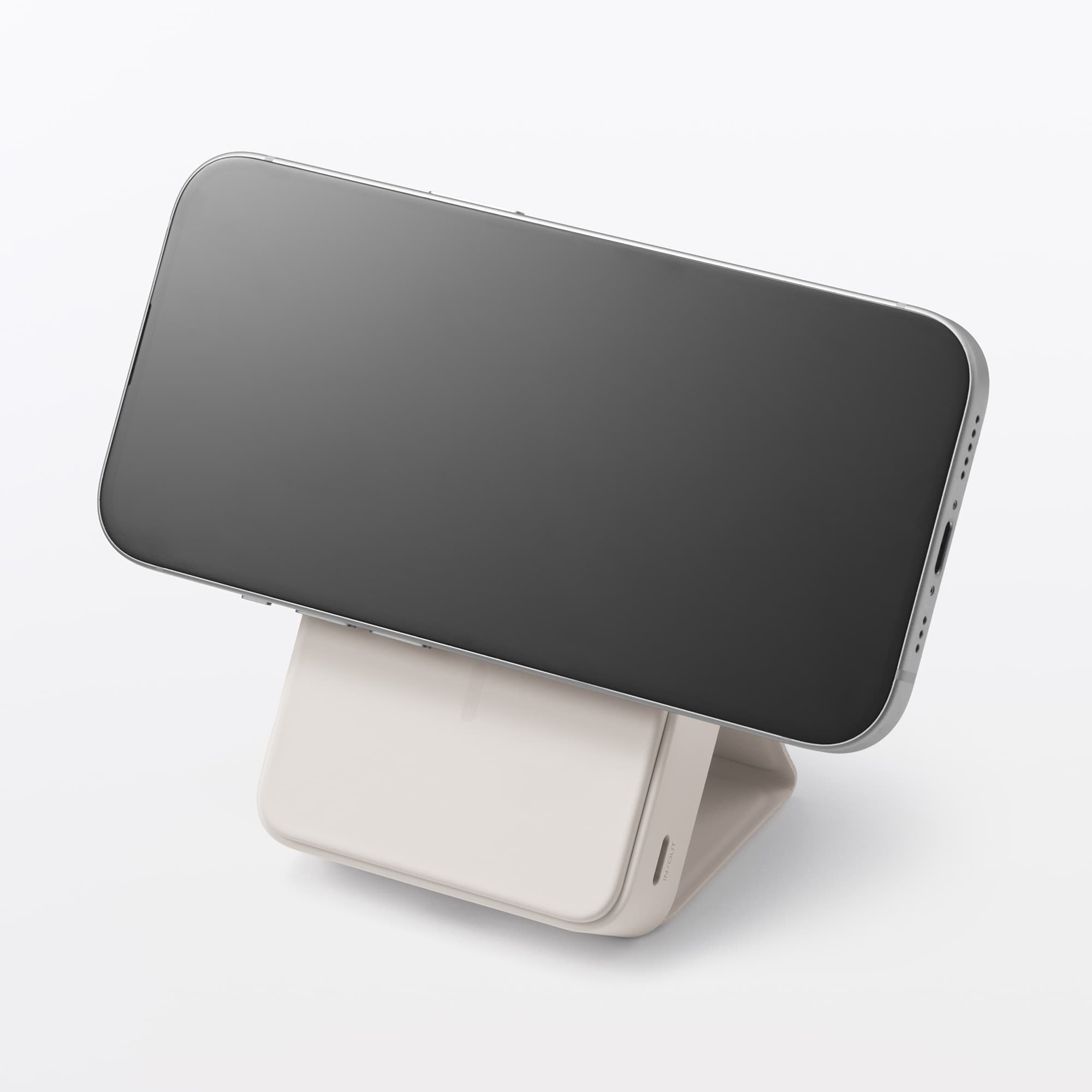スマホスタンドにもなるモバイルバッテリー（マグネット式充電対応１００００ｍＡｈ）
