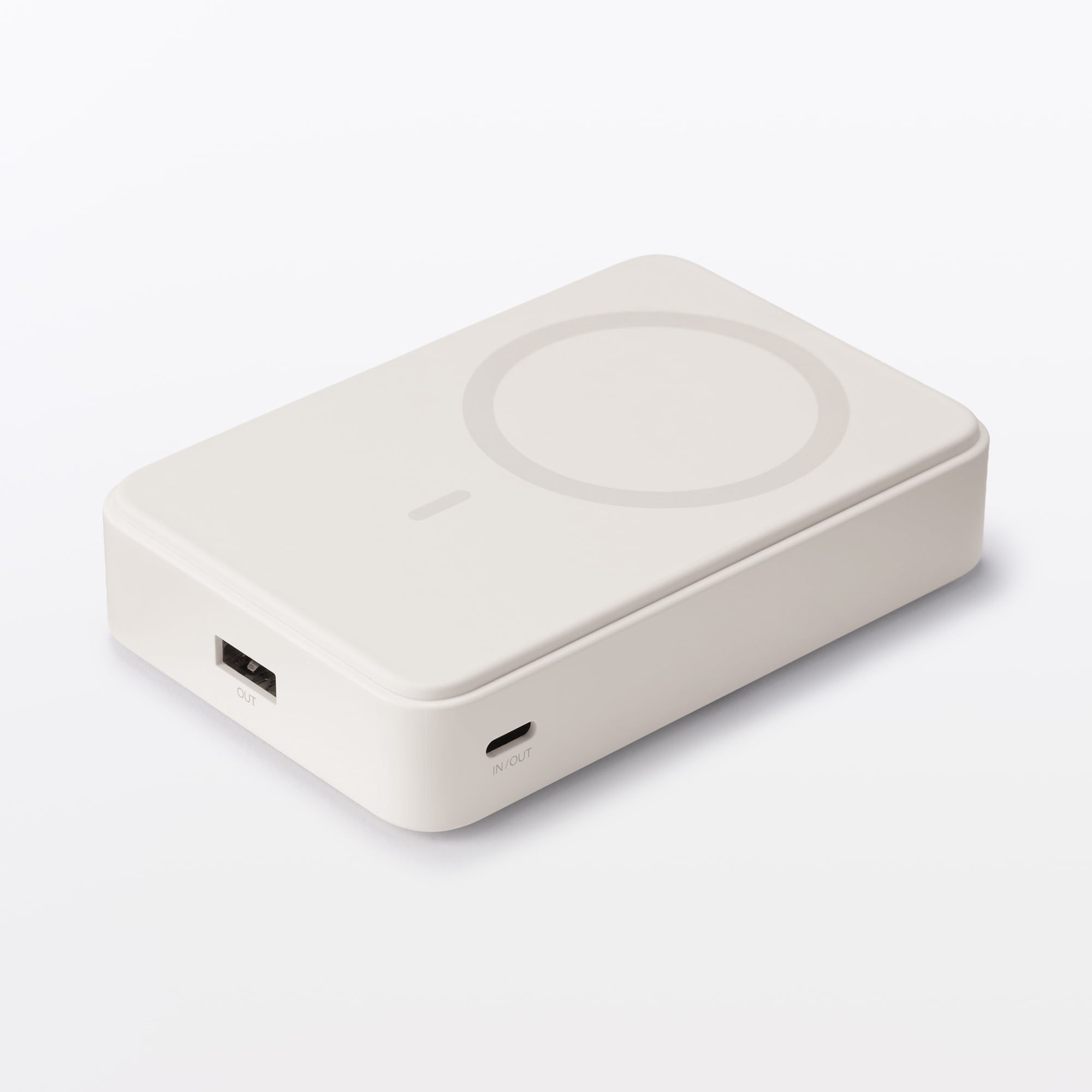 スマホスタンドにもなるモバイルバッテリー（マグネット式充電対応１００００ｍＡｈ）