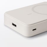 スマホスタンドにもなるモバイルバッテリー（マグネット式充電対応１００００ｍＡｈ）