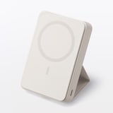 スマホスタンドにもなるモバイルバッテリー（マグネット式充電対応１００００ｍＡｈ）