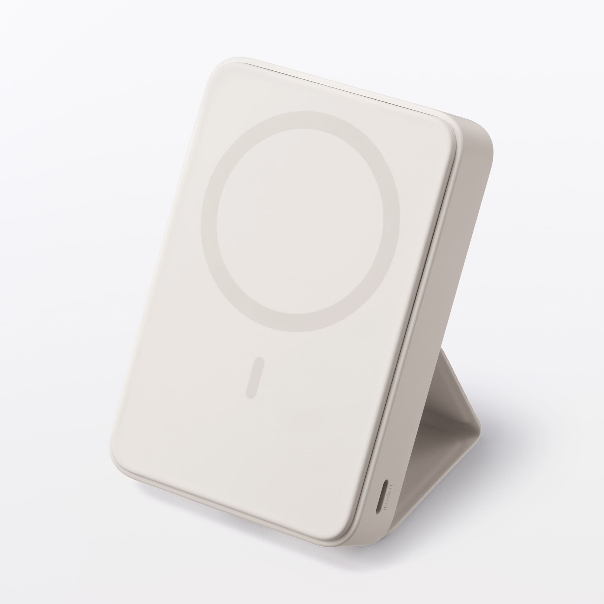 スマホスタンドにもなるモバイルバッテリー（マグネット式充電対応１００００ｍＡｈ）