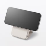 スマホスタンドにもなるモバイルバッテリー（マグネット式充電対応５０００ｍＡｈ）