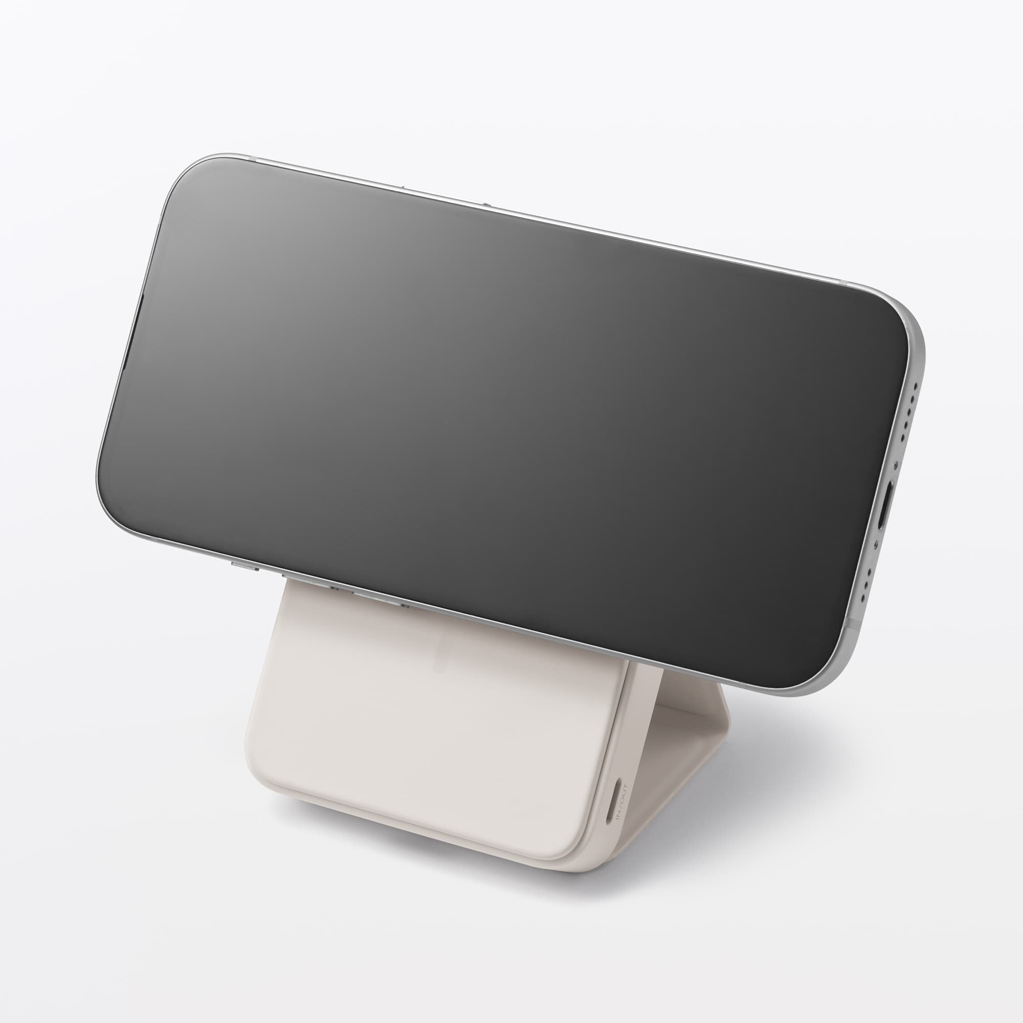 スマホスタンドにもなるモバイルバッテリー（マグネット式充電対応５０００ｍＡｈ）