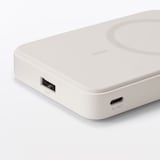 スマホスタンドにもなるモバイルバッテリー（マグネット式充電対応５０００ｍＡｈ）