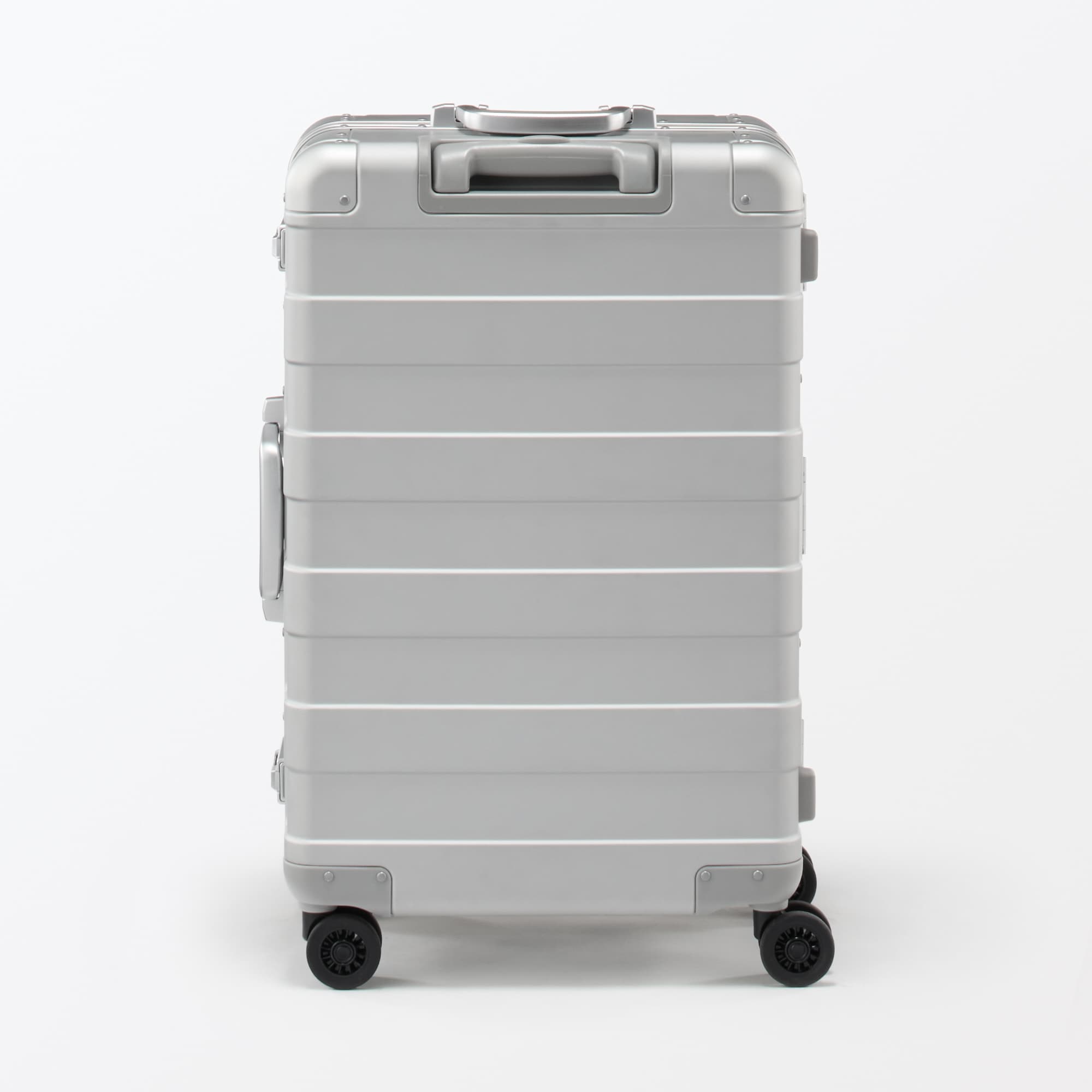 アルミハードキャリーケース６０リットル　