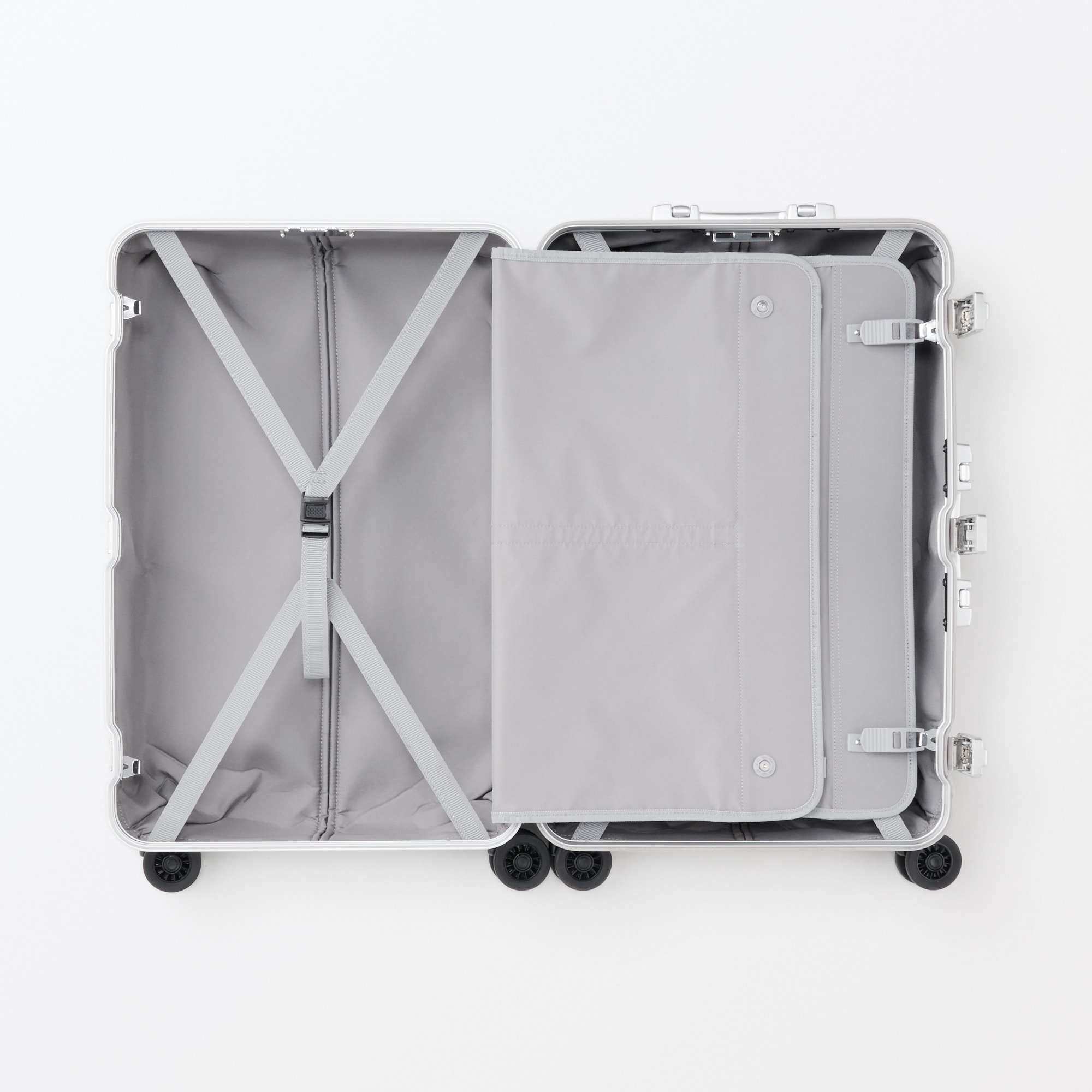 アルミハードキャリーケース６０リットル　