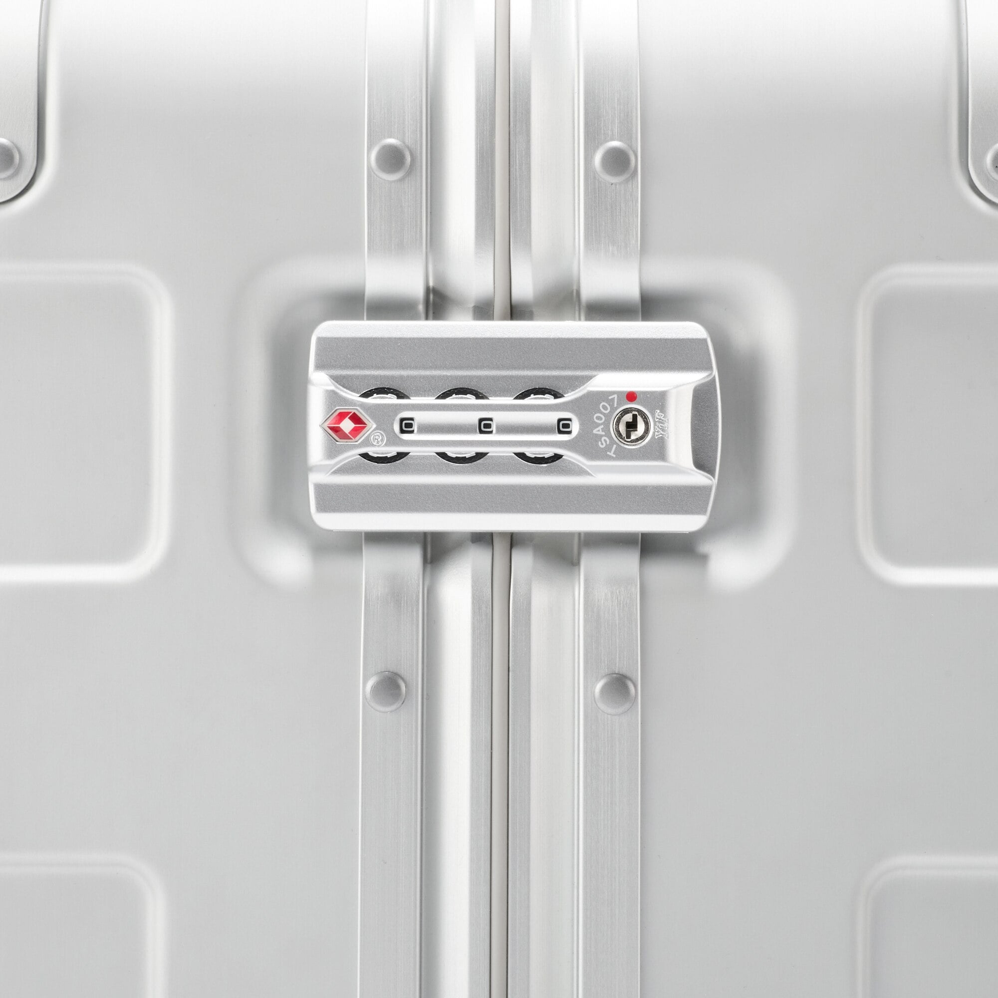 アルミハードキャリーケース６０リットル　