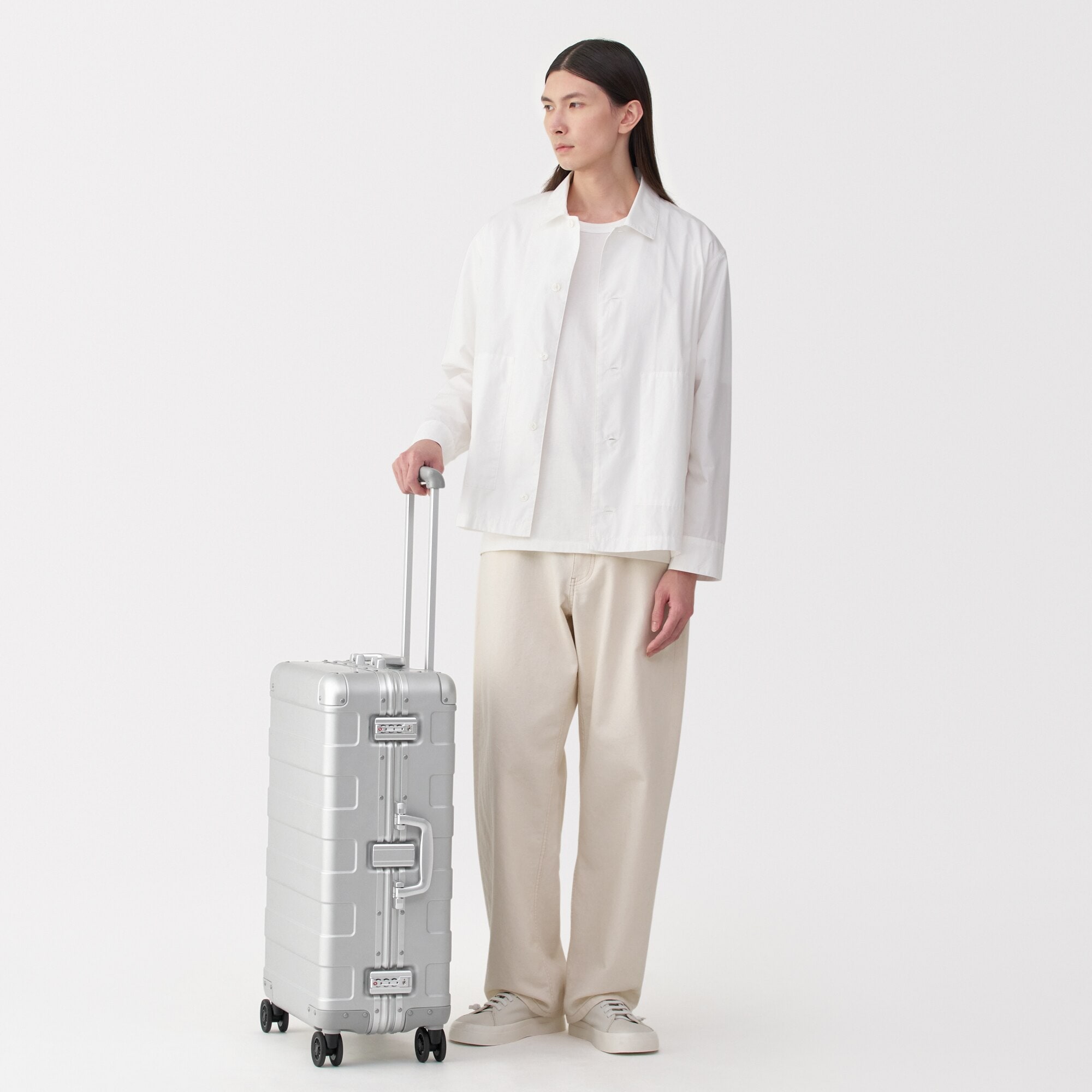 アルミハードキャリーケース６０リットル　