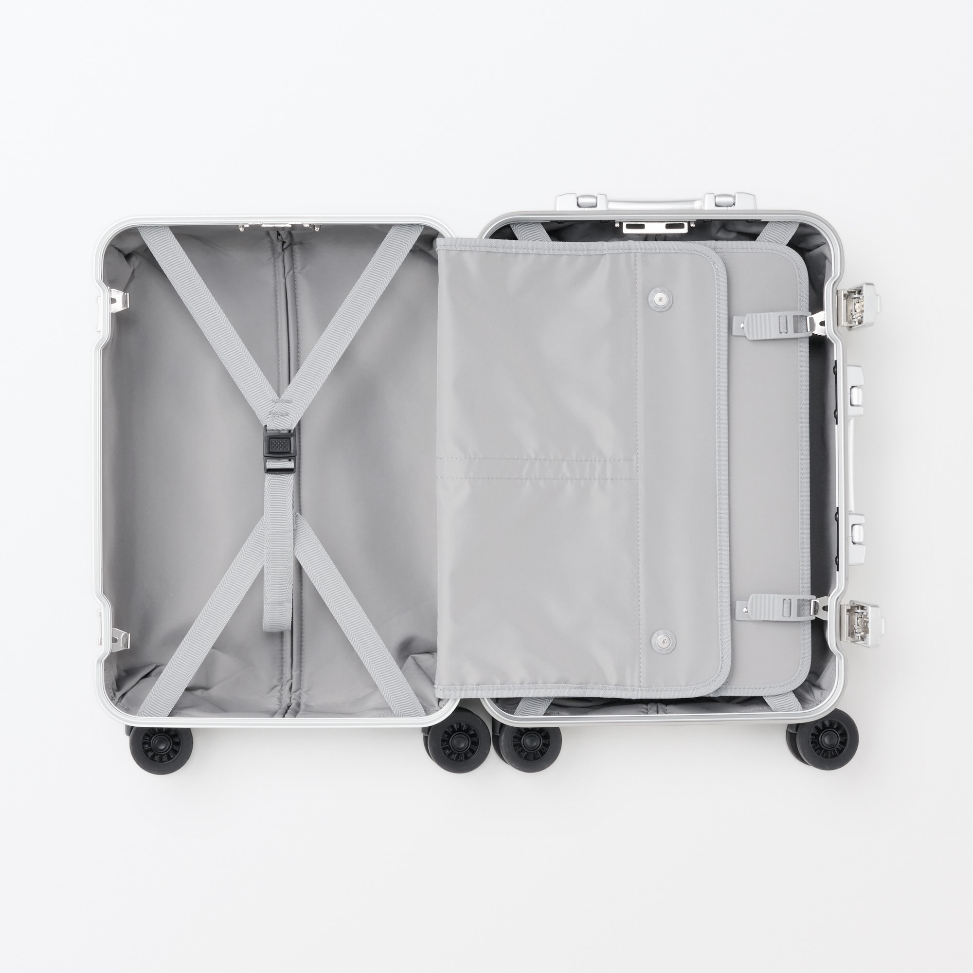 アルミハードキャリーケース３４リットル