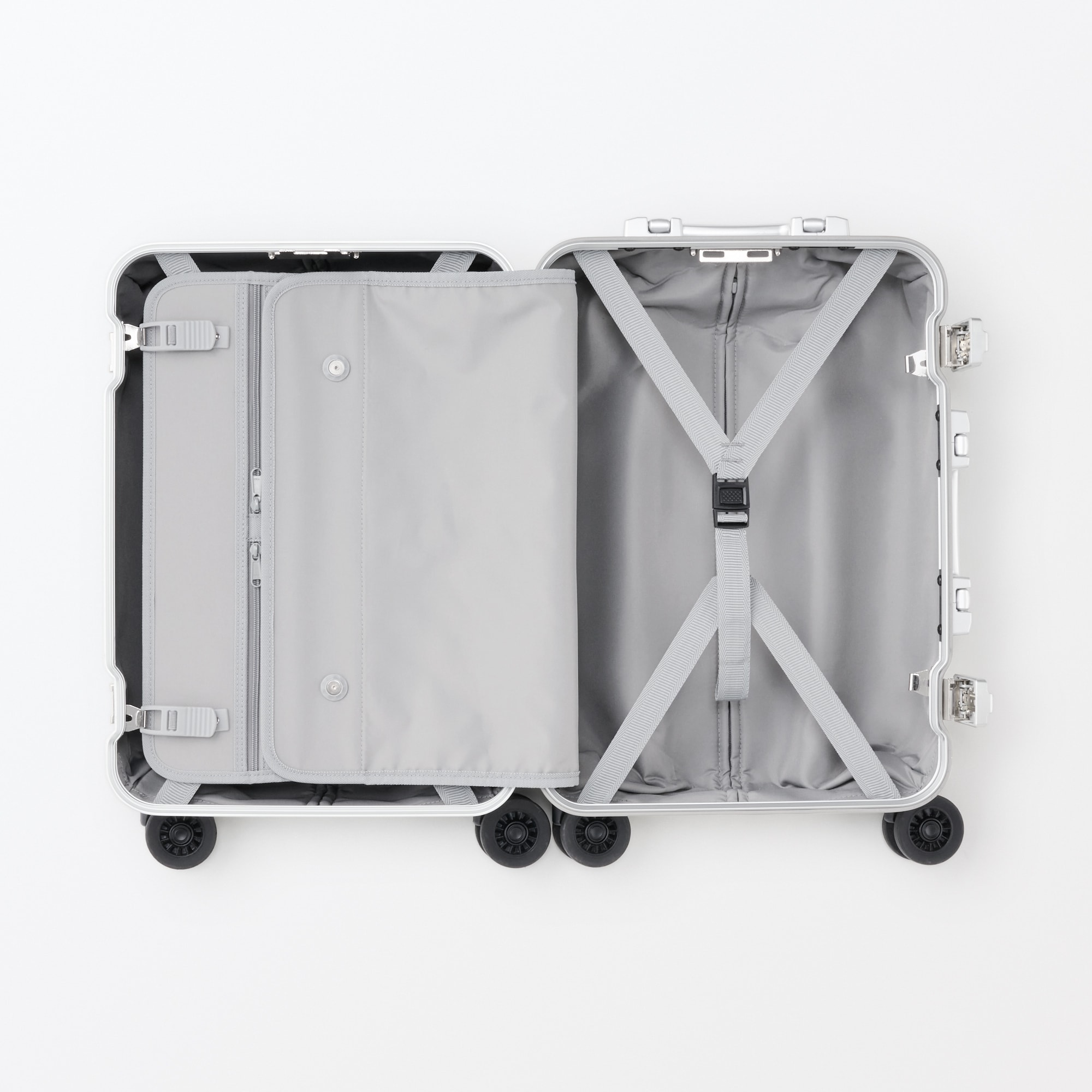 アルミハードキャリーケース３４リットル