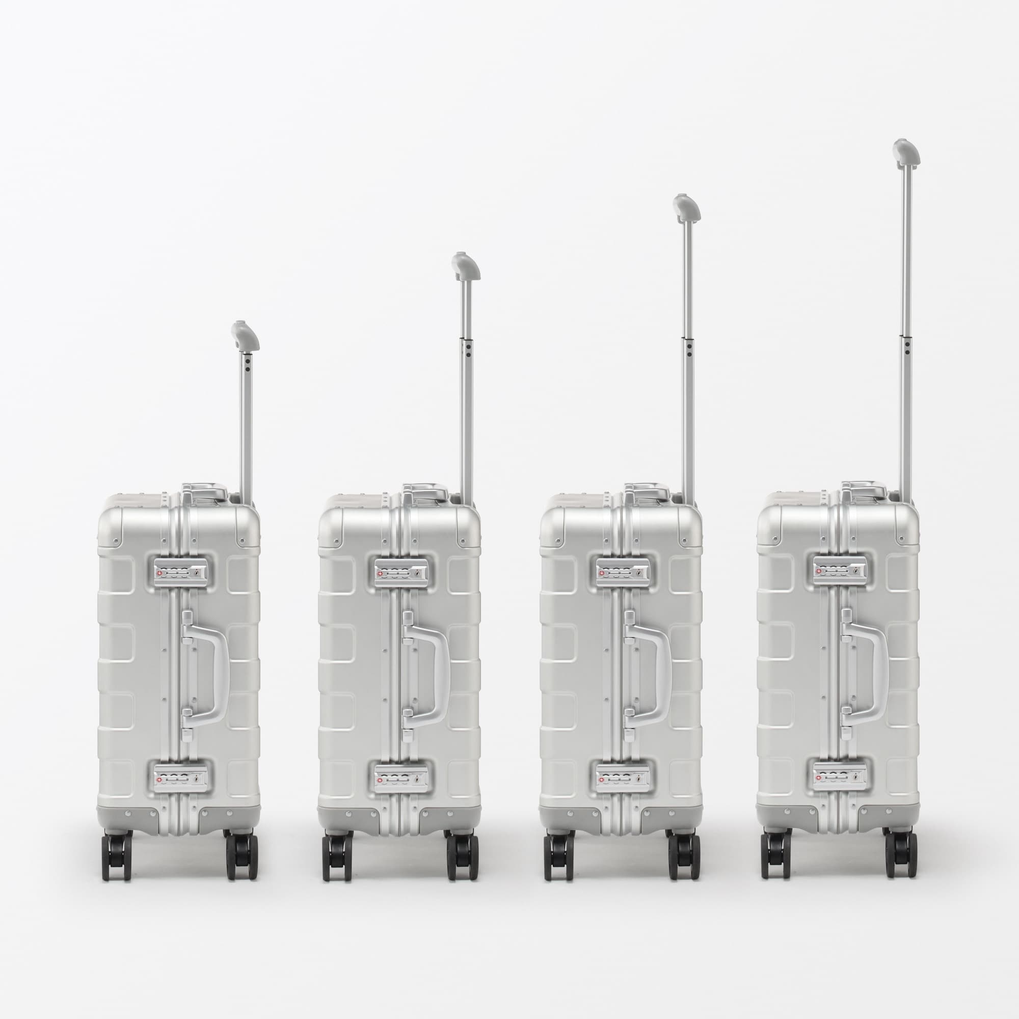 アルミハードキャリーケース３４リットル