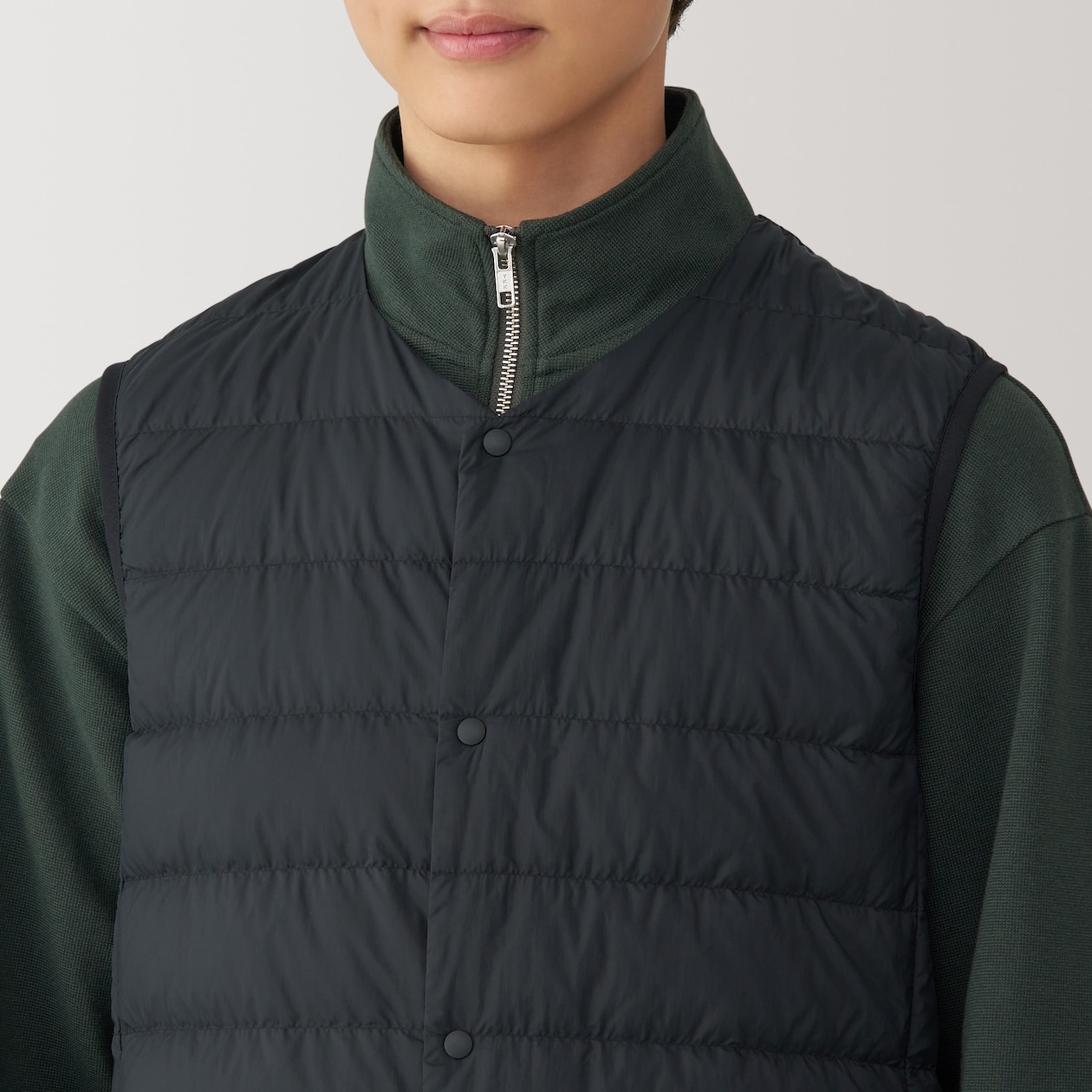 紳士　軽量ダウンノーカラーベスト（帯電防止裏地）