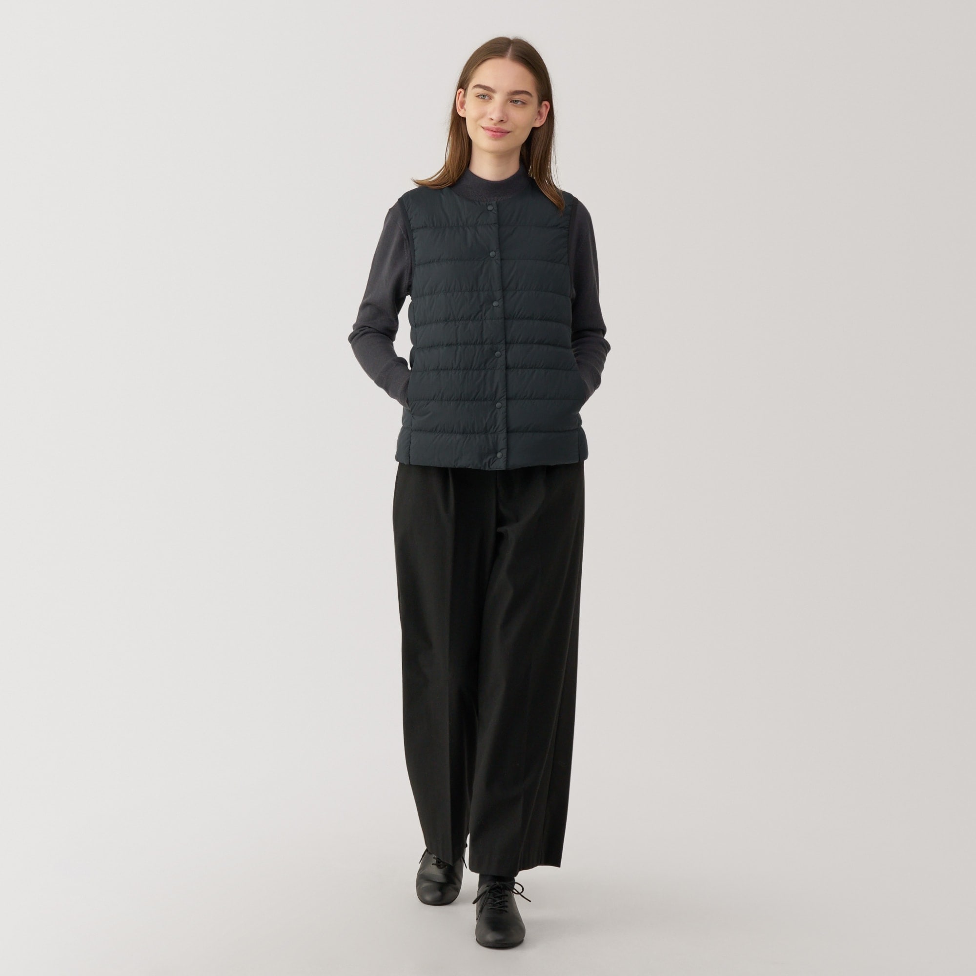 婦人　軽量ダウンノーカラーベスト（帯電防止裏地）