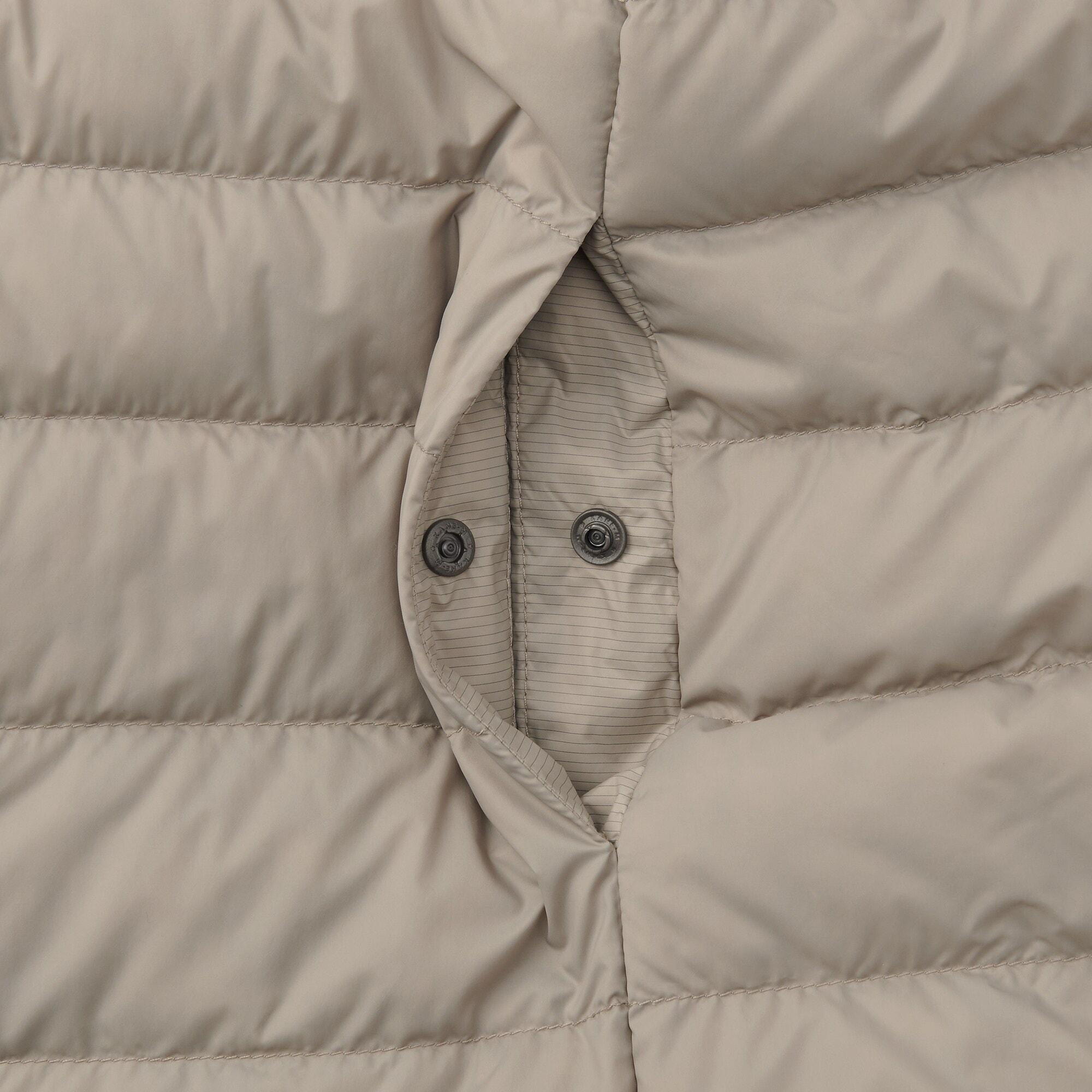 婦人　軽量ダウンノーカラーベスト（帯電防止裏地）