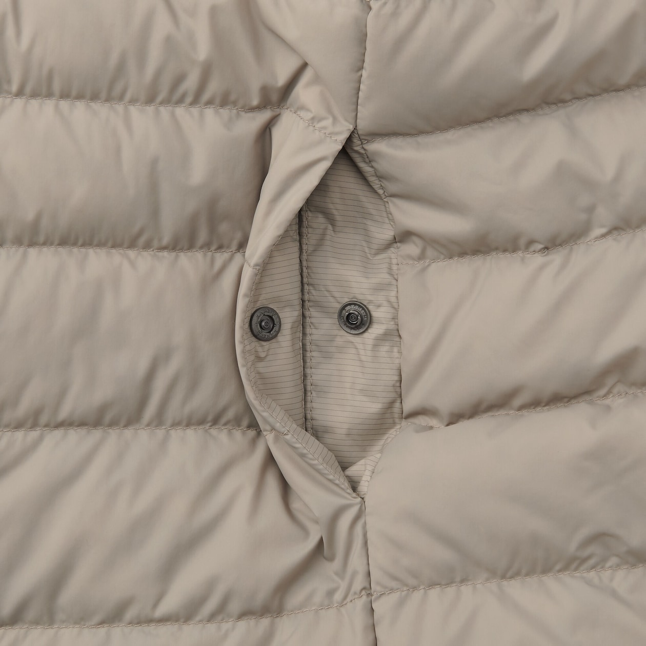 婦人　軽量ダウンノーカラーベスト（帯電防止裏地）