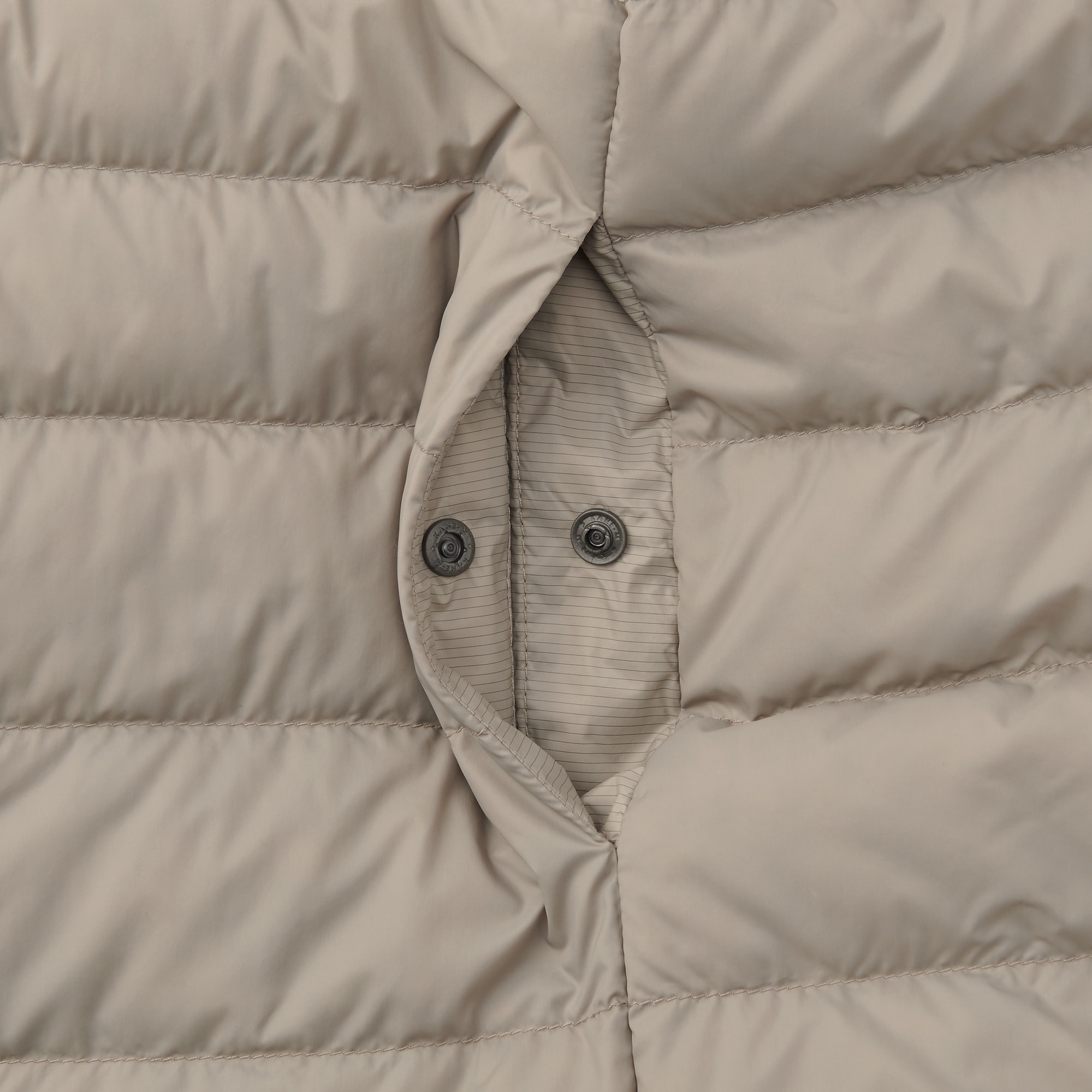 婦人　軽量ダウンノーカラーベスト（帯電防止裏地）