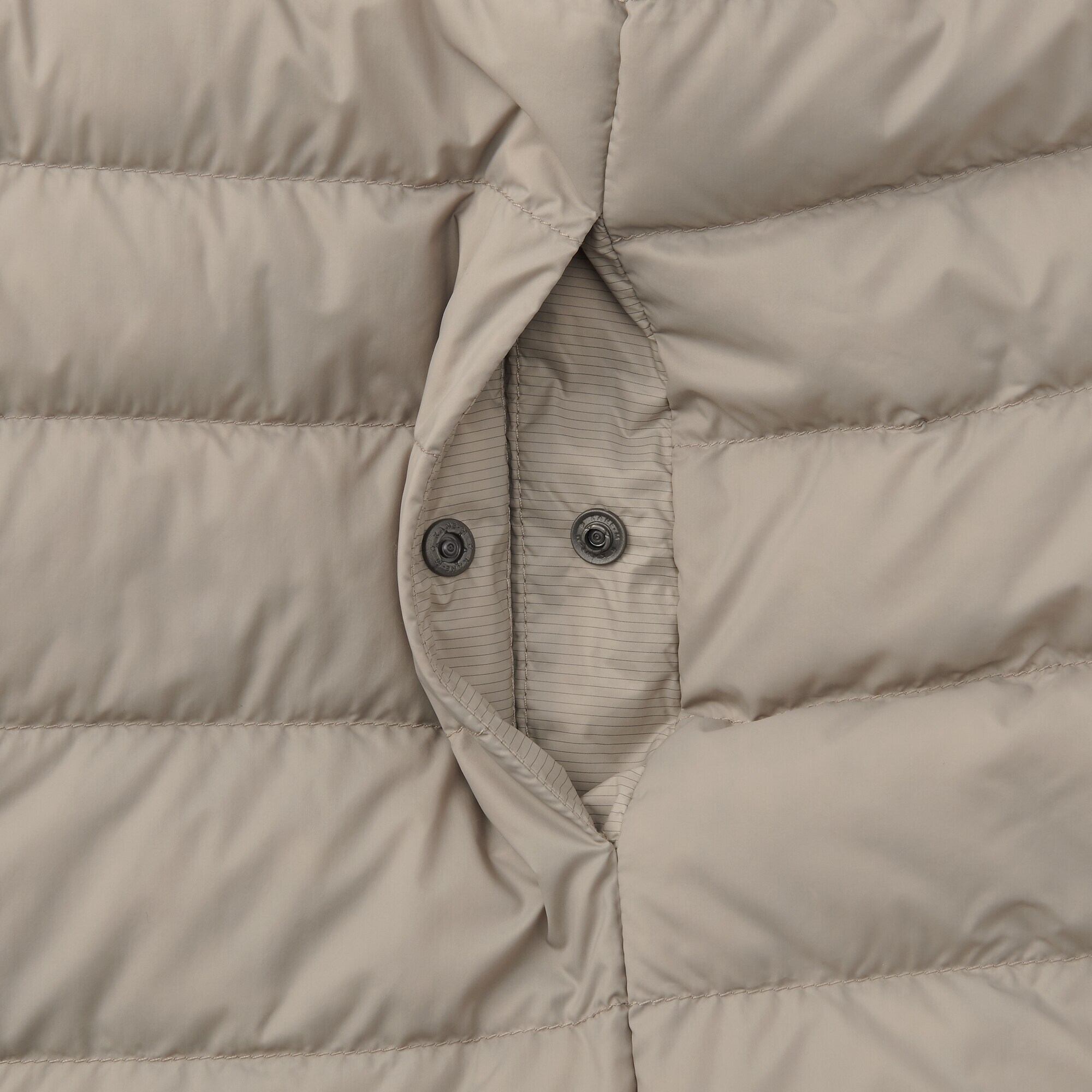 婦人　軽量ダウンノーカラーベスト（帯電防止裏地）