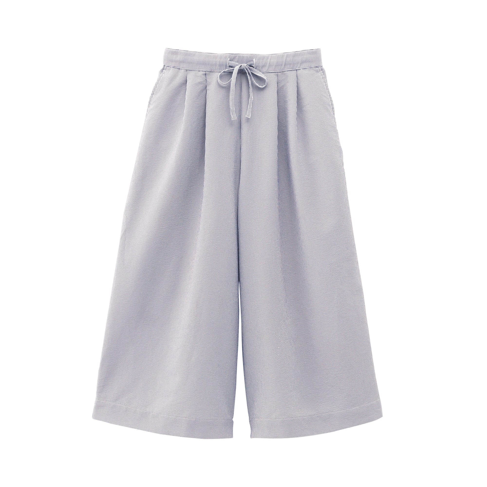 洗いなおした服　ボトムス