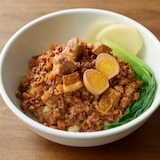 ごはんにかける　ルーロー飯