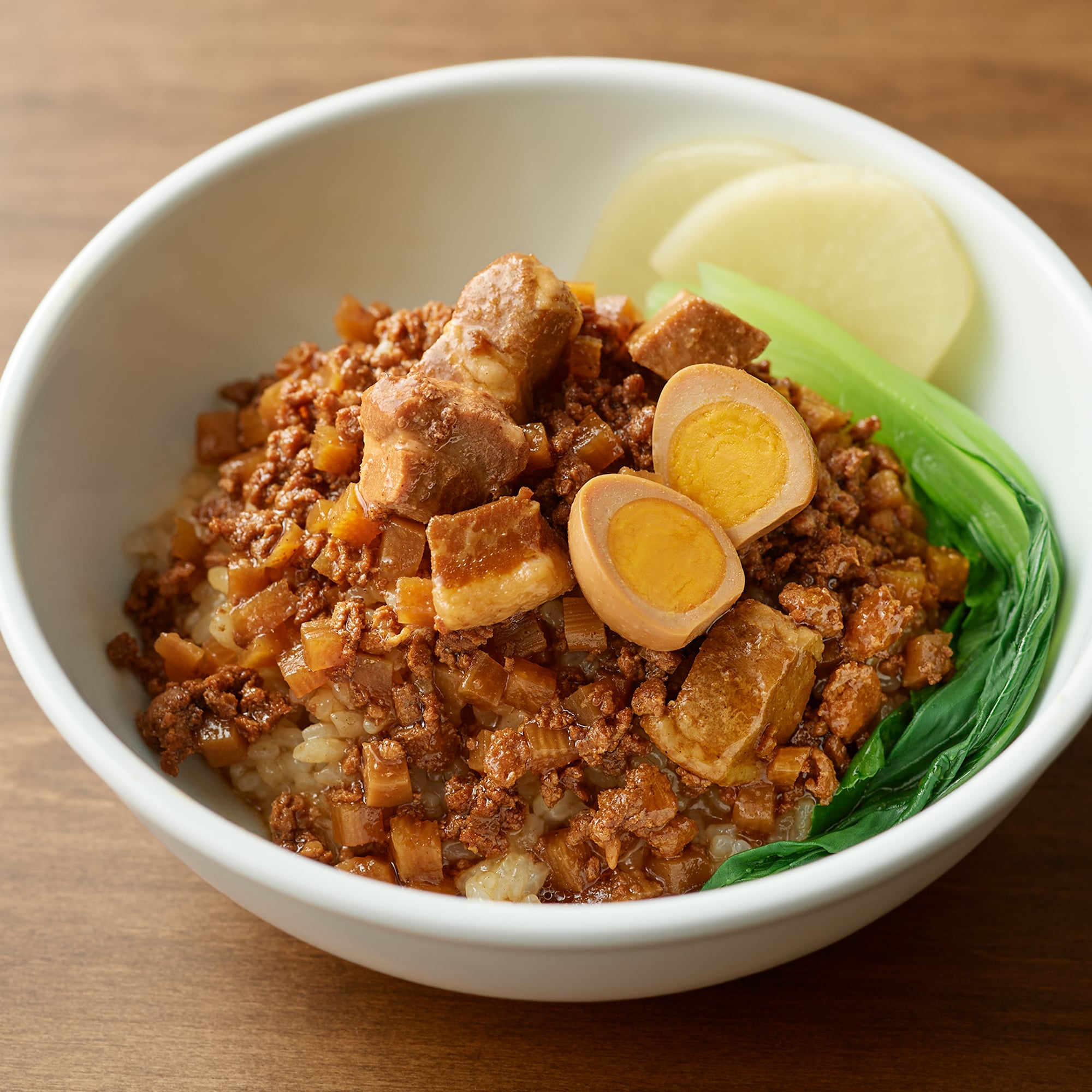 ごはんにかける　ルーロー飯