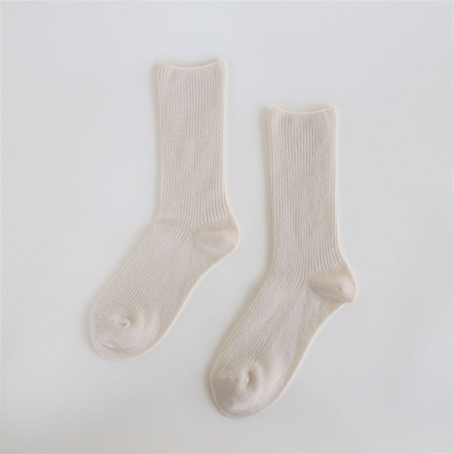 ［ＩＤＥＥ］Ｃａｓｈｍｅｒｅ　Ｓｏｃｋｓ　Ｅｃｒｕ　Ｍサイズ