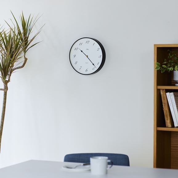 ［ＩＤＥＥ］ＩＤＥＥ　ＴＩＭＩＮＧ　掛け時計　２５０ｍｍ　アラビア数字（アルミ）