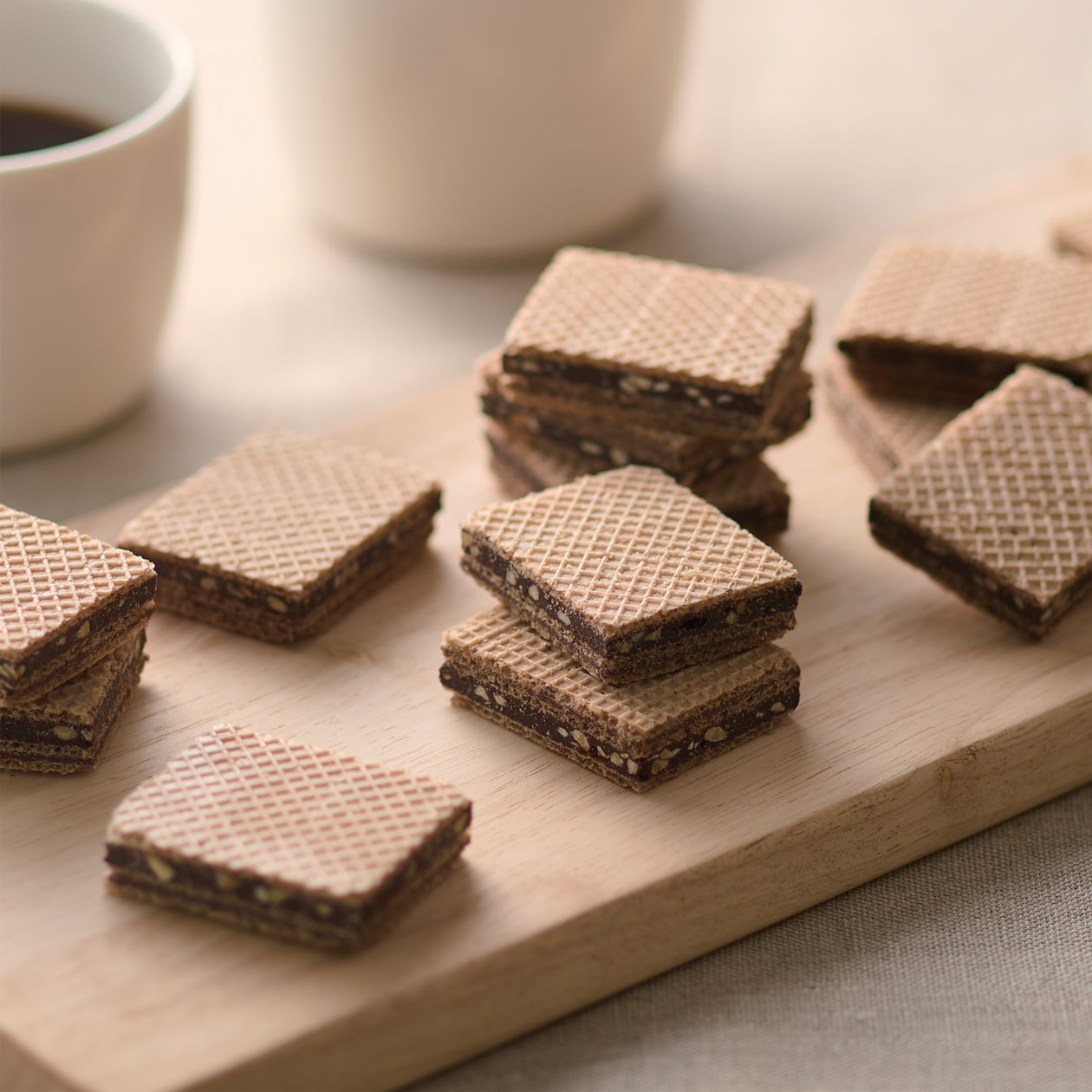 大袋　ダブルサンドウエハース　ピーナッツチョコ味