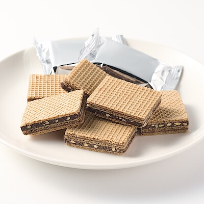 【６月上旬発売予定】【大袋】ダブルサンドウエハース　ピーナッツチョコ味　１８０ｇ