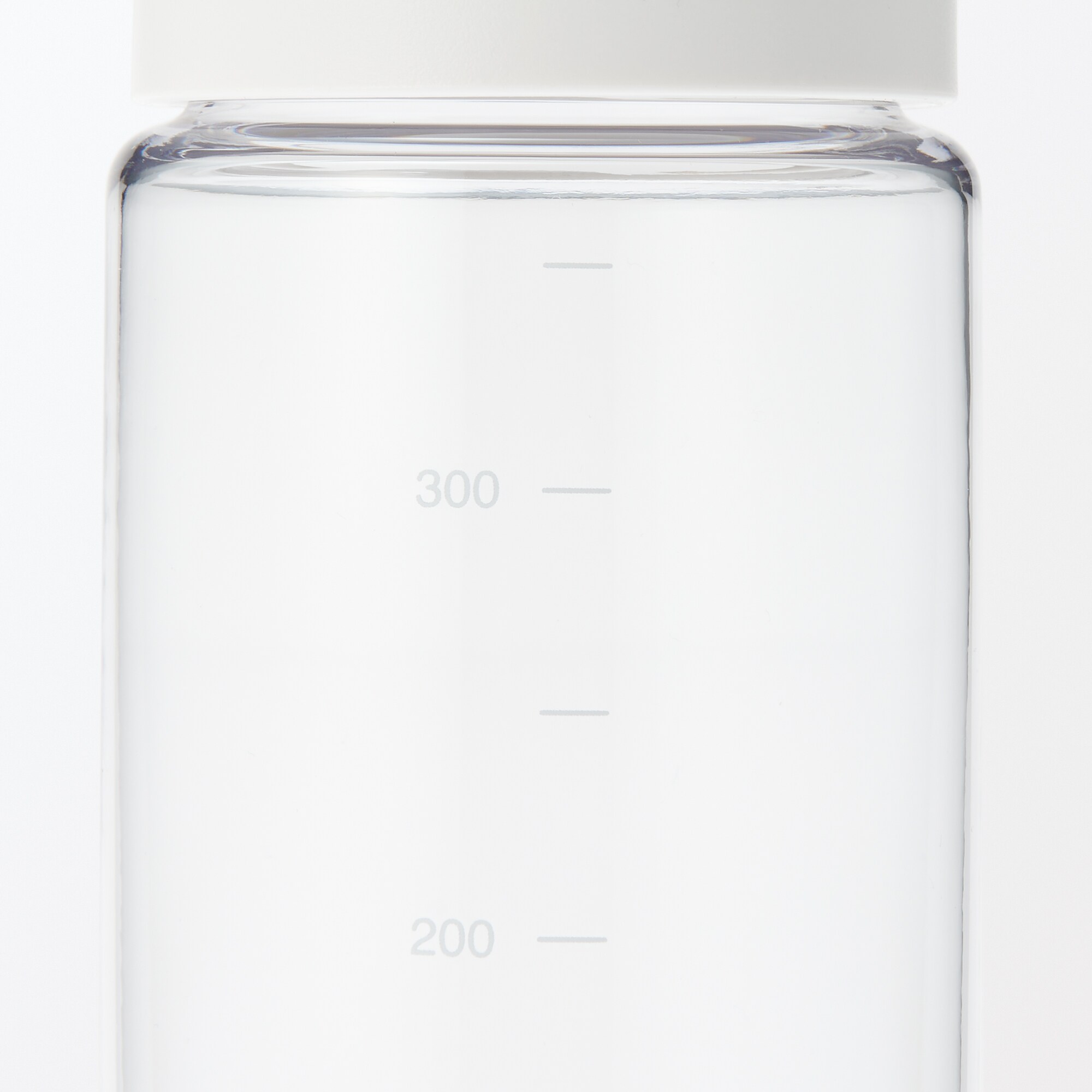 持ち運びやすい　目盛り付き　ドリンクボトル