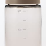 持ち運びやすい　目盛り付き　ドリンクボトル