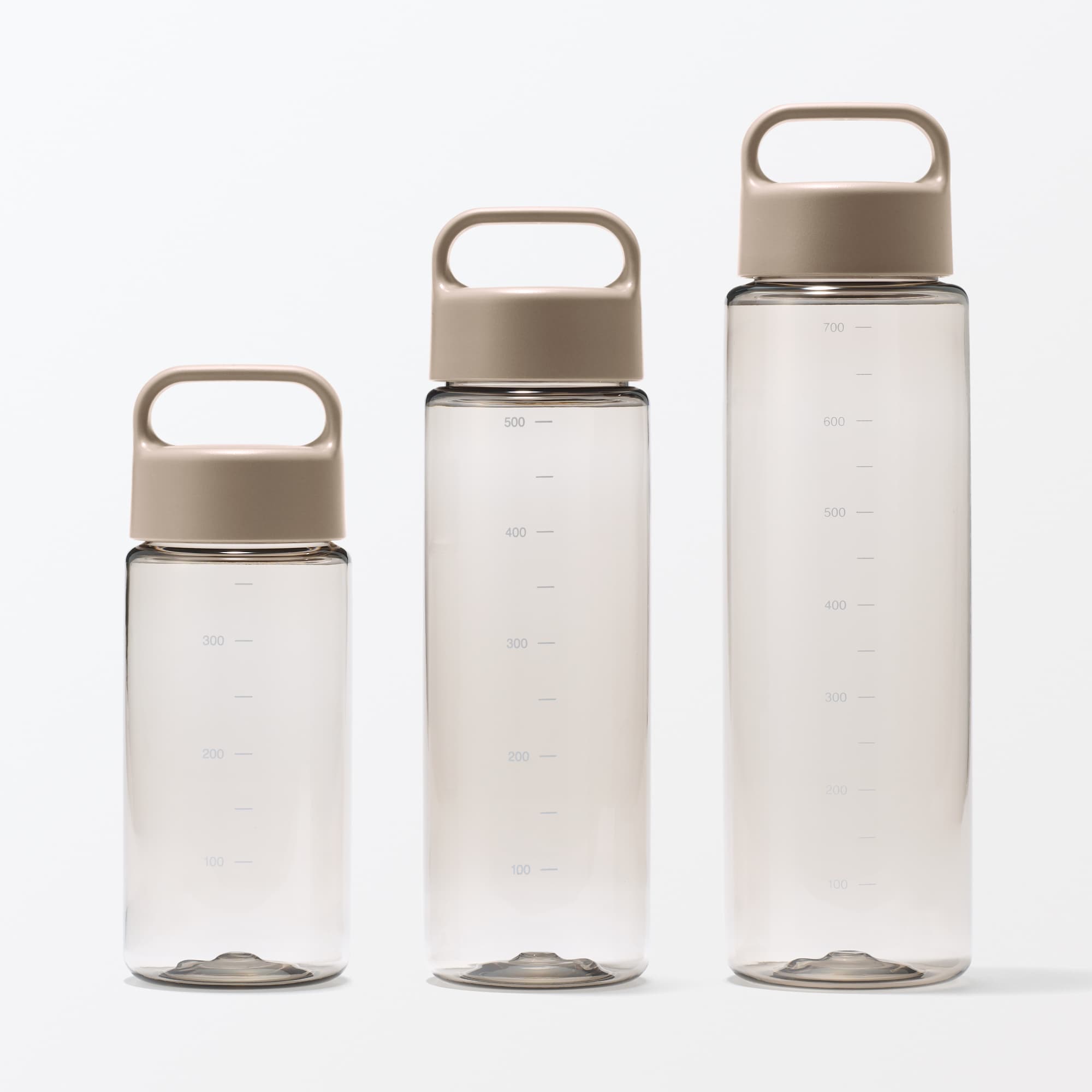 持ち運びやすい　目盛り付き　ドリンクボトル